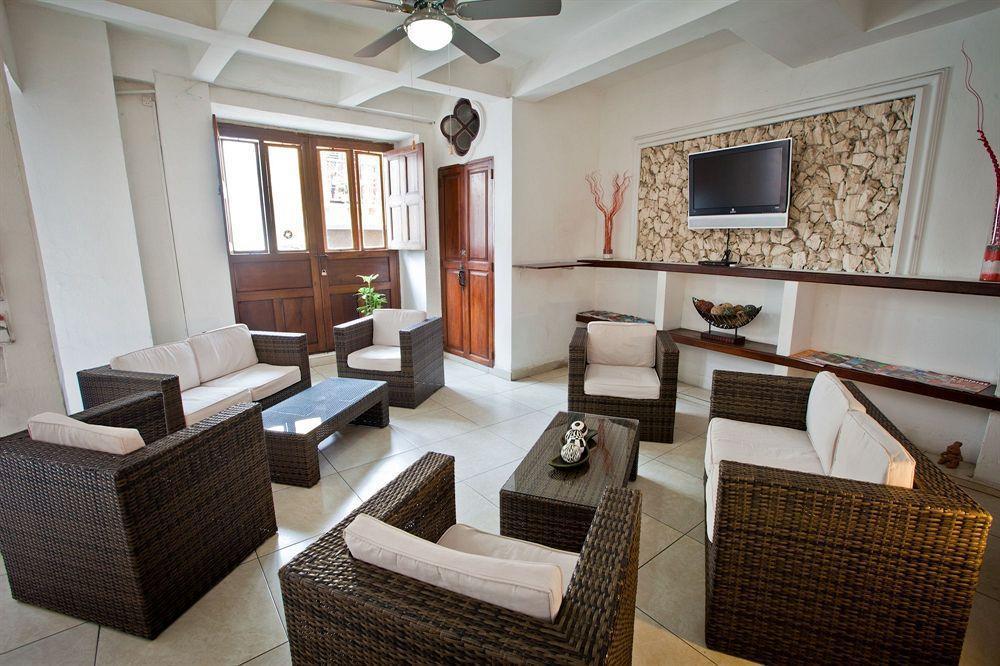 Casa Los Puntales 4*